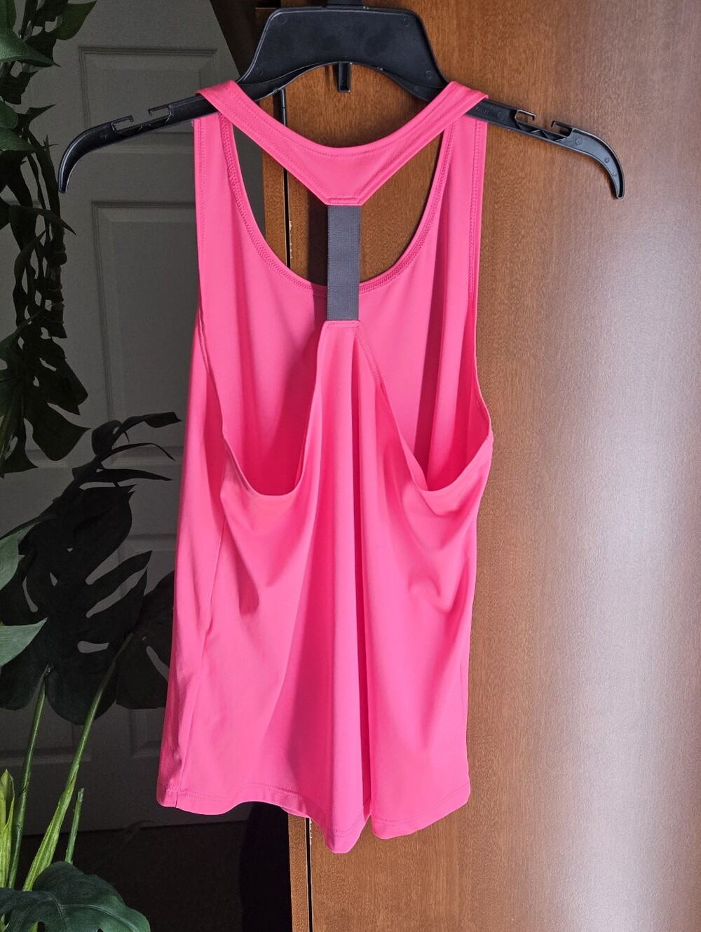 Under Armour Hot Pink Racerback Performance Tank - Picture 3 of 4